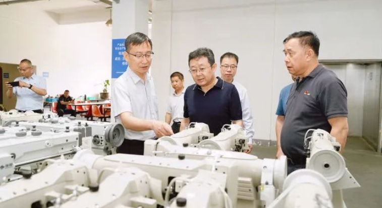 张立伟一行赴陕鼓章丘气体、青岛海发集团、上海临港工业区等单位考察调研